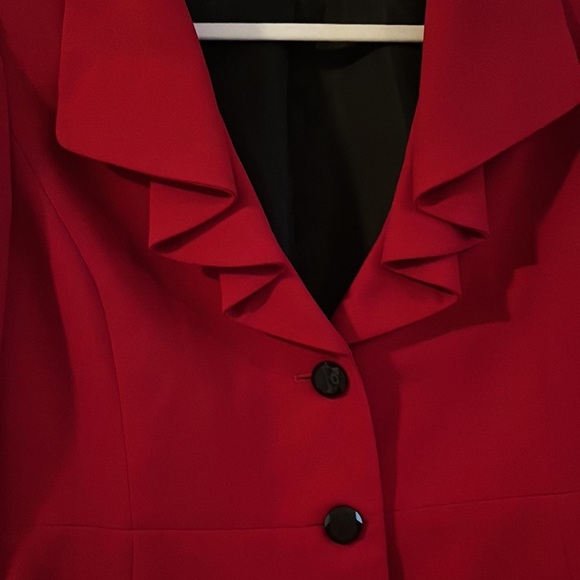 Vintage Jones Studio Red Blazer Suit Jacket Ruffle Artsy Fran Fine Retro Bling - Picture 3 of 5